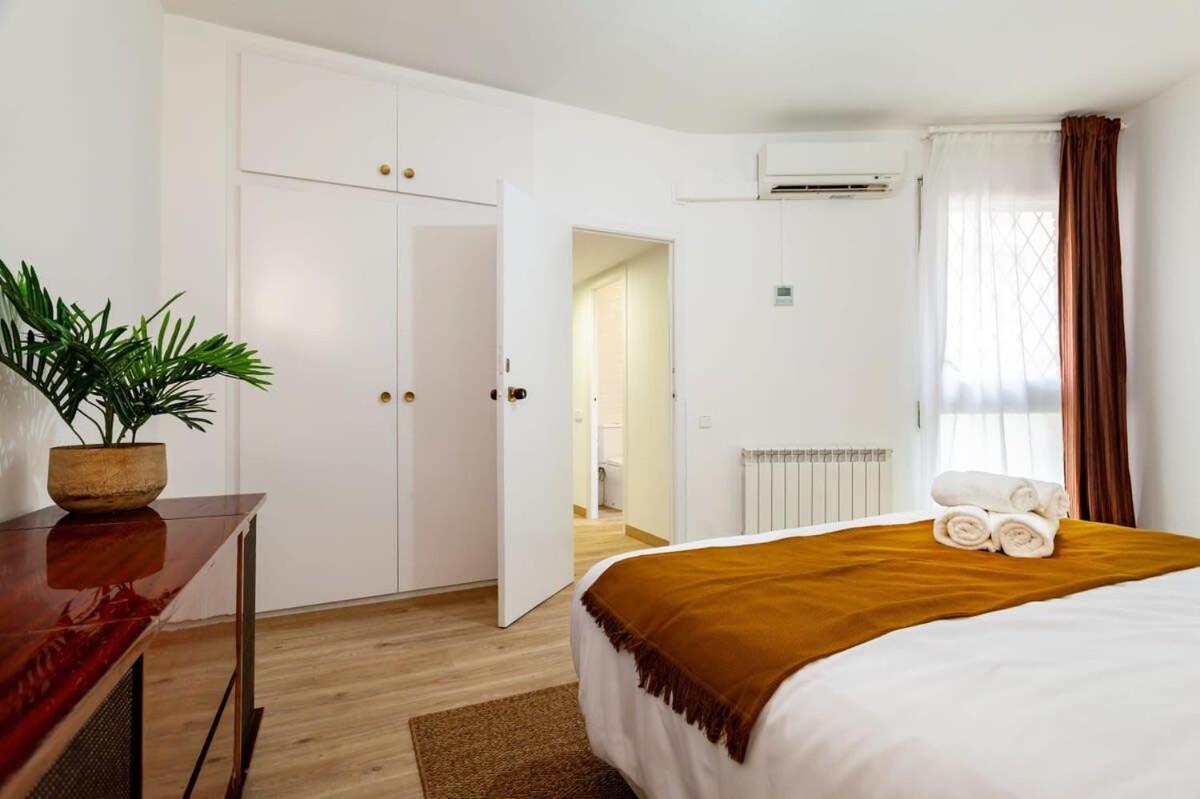 Exclusive Huge 4 Double Bedroom City Center Barcelona Exteriör bild
