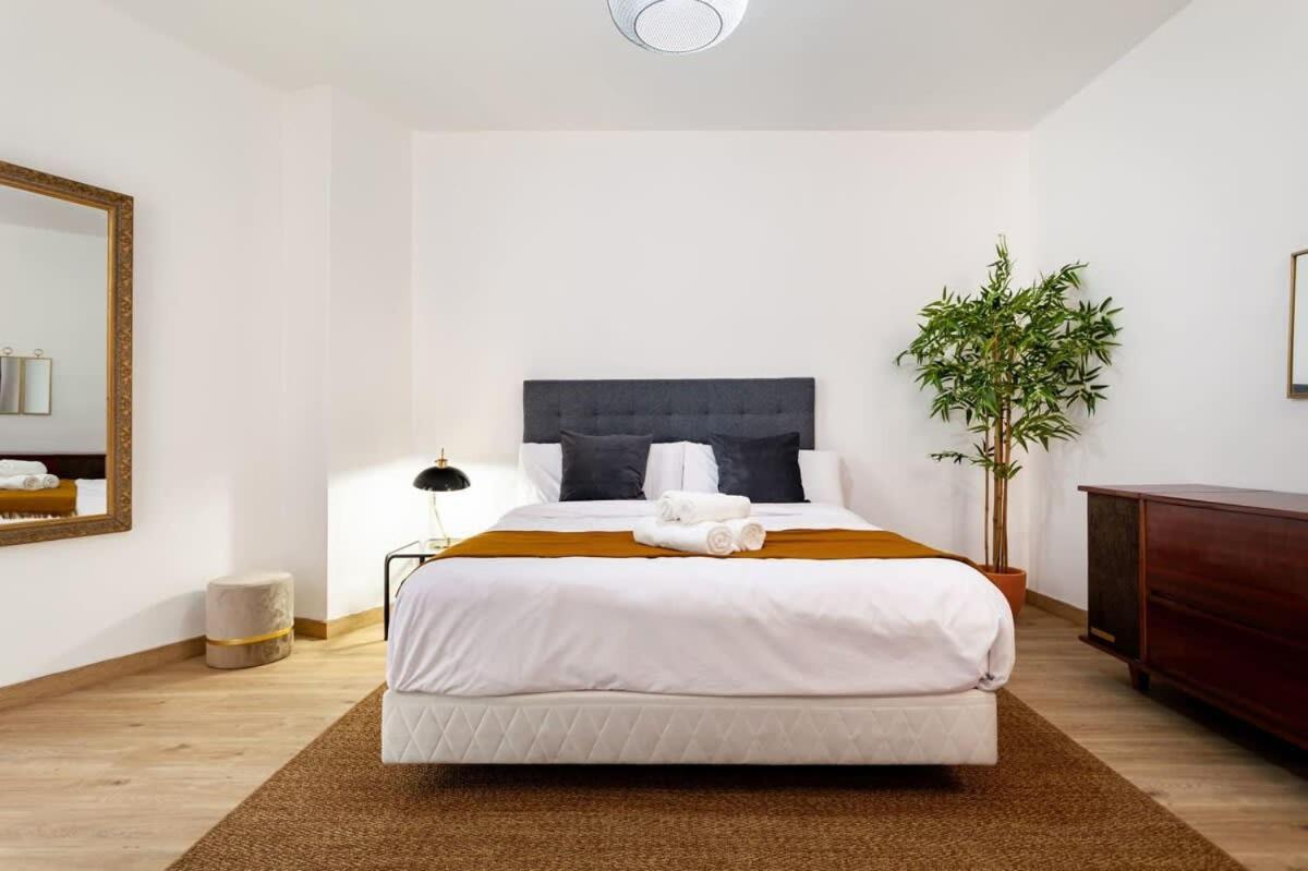 Exclusive Huge 4 Double Bedroom City Center Barcelona Exteriör bild