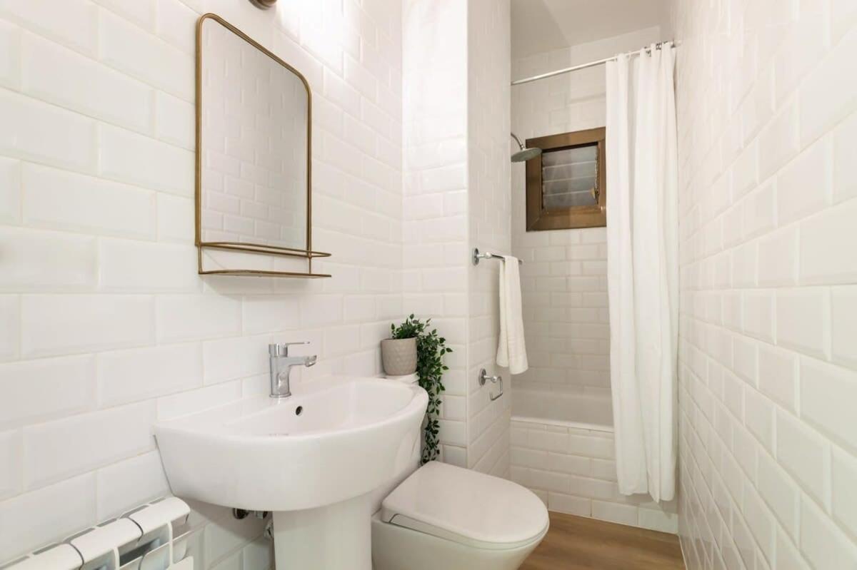 Exclusive Huge 4 Double Bedroom City Center Barcelona Exteriör bild