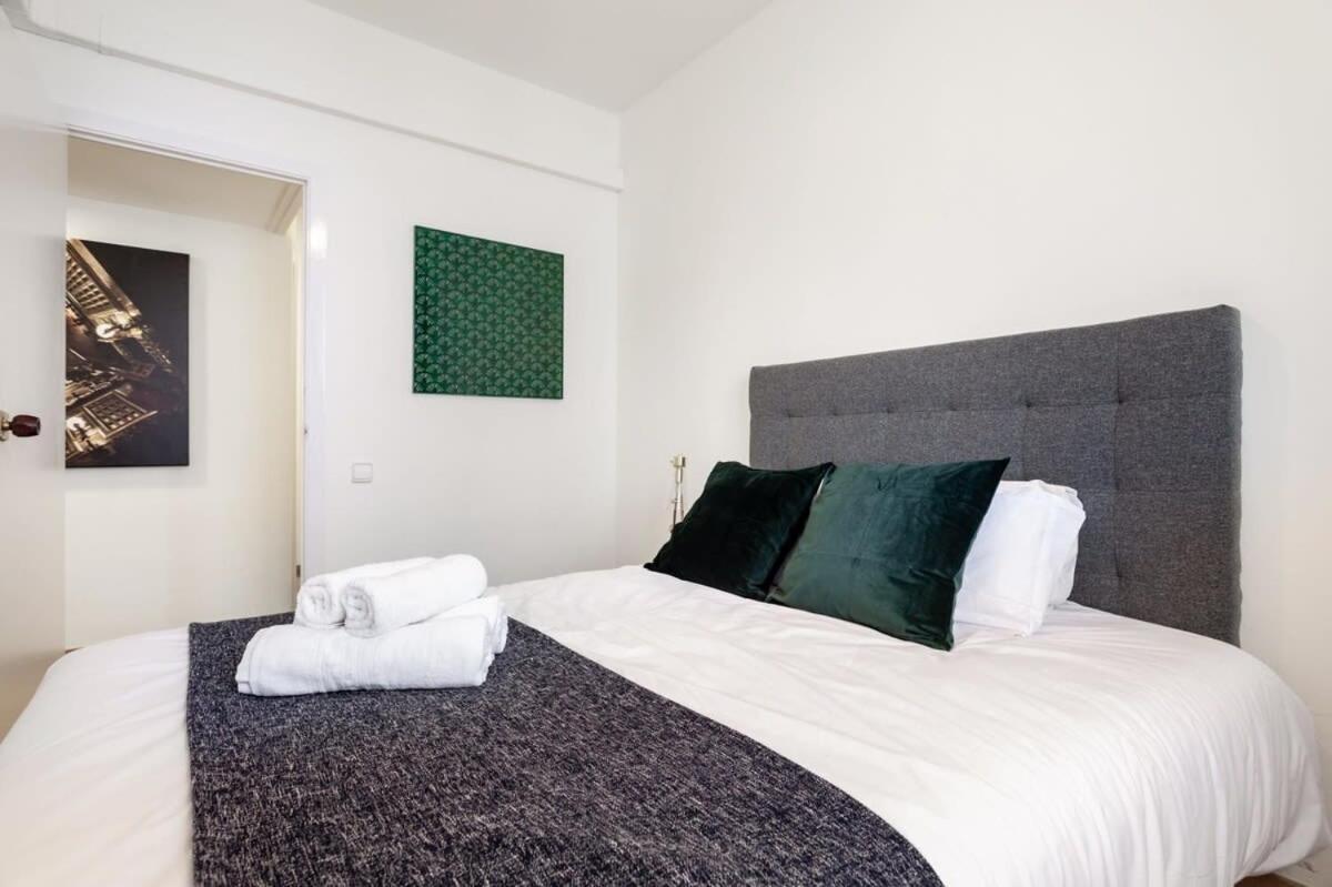 Exclusive Huge 4 Double Bedroom City Center Barcelona Exteriör bild